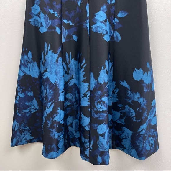 Julia Jordan V-Neck Cap Sleeve A-Line Fit & Flare Floral Print Scuba Dress 10 - Picture 8 of 12
